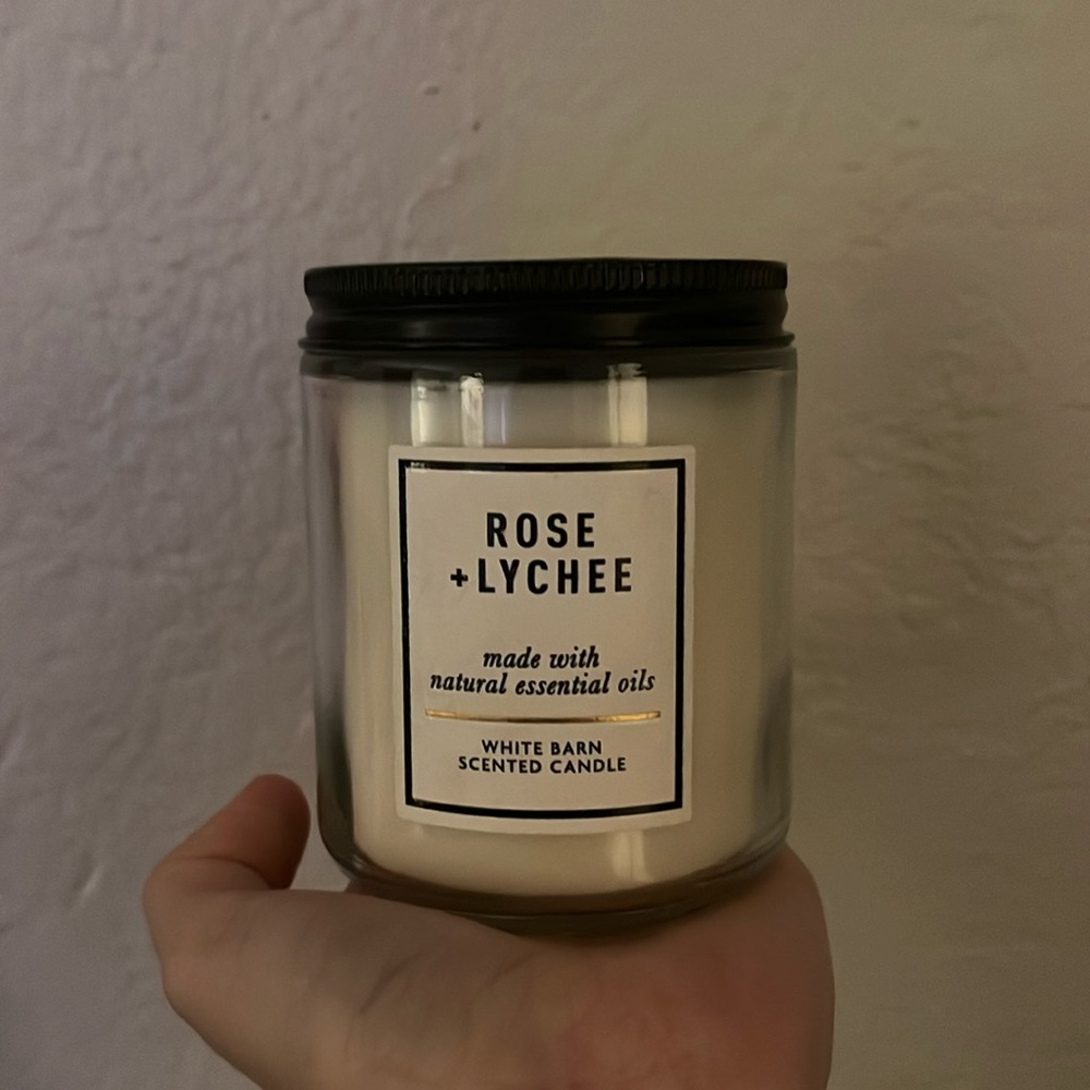 Bath and body works single wick Rose & Lychee candle